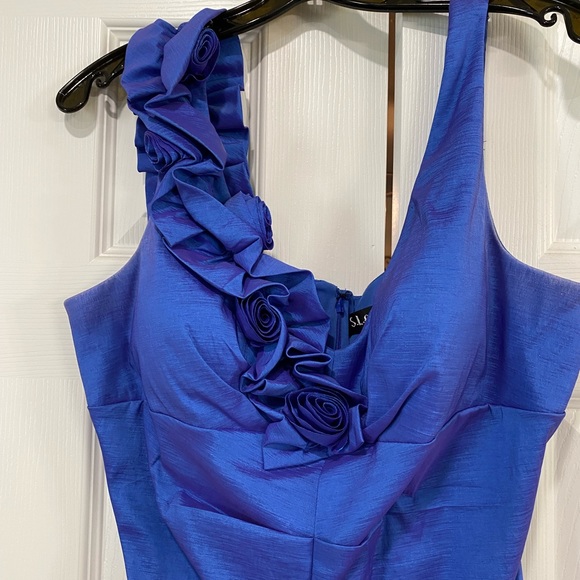 S.L. Fashions~size 16. Mother of the Groom Dress. Color is a vibrant royal blue! - Picture 6 of 8